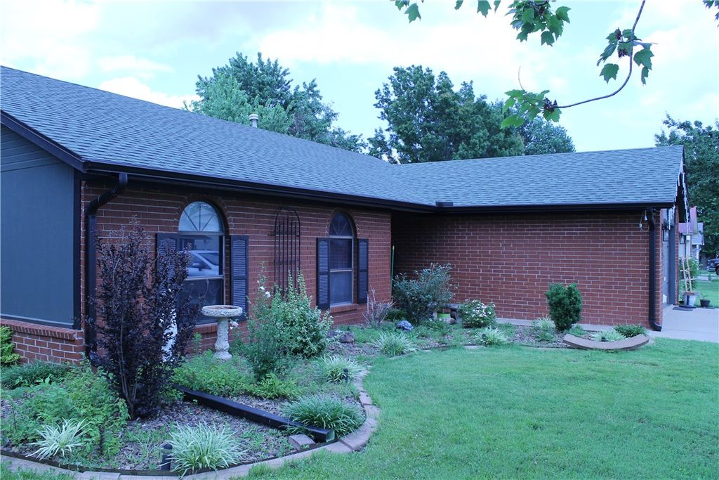 2711 Margaret Street, Rogers, AR 72756