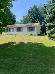 79 Cambridge Drive, Red Hook, NY 12571
