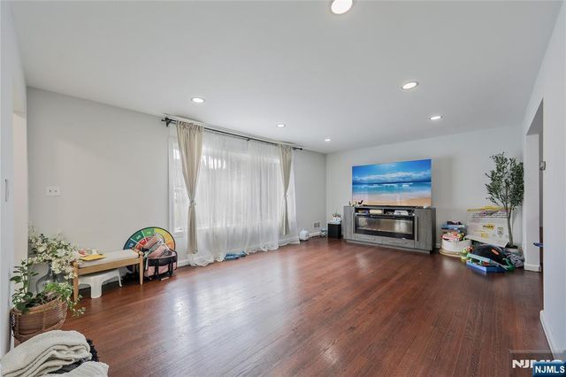 270 Glen Avenue, Dumont, NJ 07628
