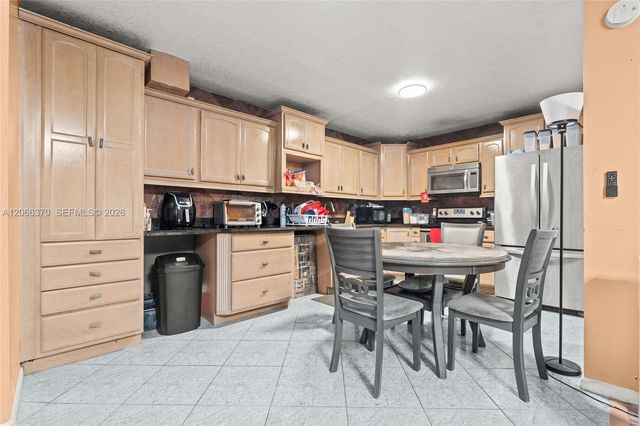 511 Shady Pine Way D1, Greenacres, FL 33415