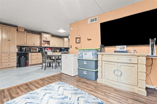 511 Shady Pine Way D1, Greenacres, FL 33415
