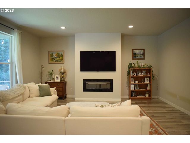 2286 Ne MARIONBERRY Ln, Estacada, OR 97023