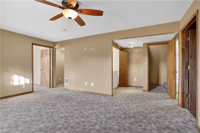 4404 Muncie Court, Leavenworth, KS 66048