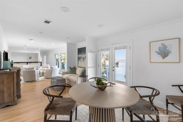 8844 Scenic Hwy, Pensacola, FL 32514