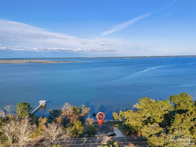 8844 Scenic Hwy, Pensacola, FL 32514