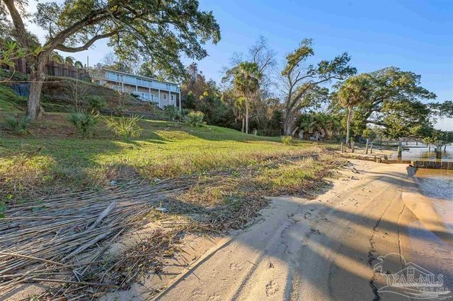 8844 Scenic Hwy, Pensacola, FL 32514