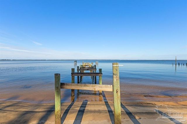 8844 Scenic Hwy, Pensacola, FL 32514