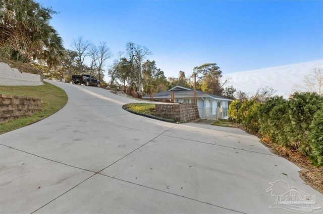 8844 Scenic Hwy, Pensacola, FL 32514