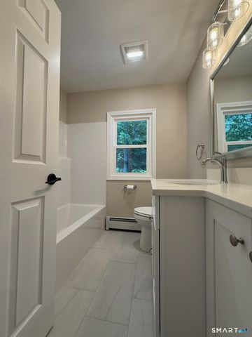 82 Landers Road, East Hartford, CT 06118