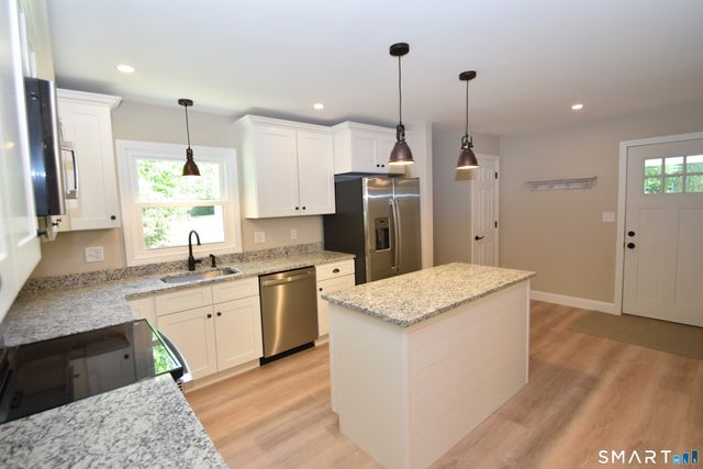 82 Landers Road, East Hartford, CT 06118