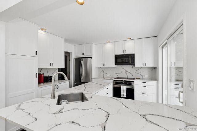 44 Diane Drive, East Hampton, NY 11937