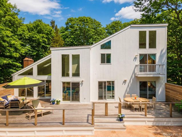 44 Diane Drive, East Hampton, NY 11937
