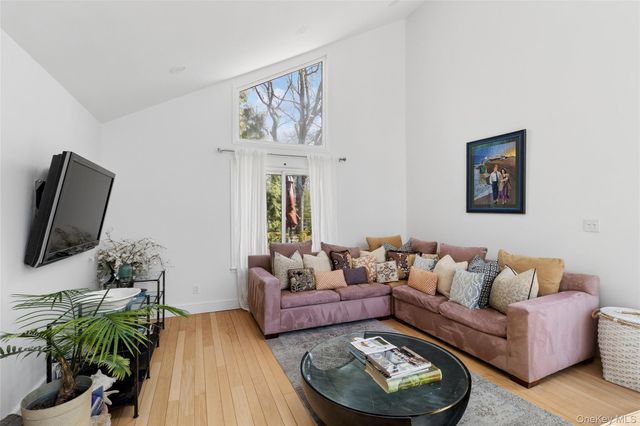 44 Diane Drive, East Hampton, NY 11937