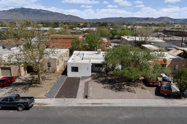 1318 Truman Street SE, Albuquerque, NM 87108