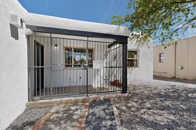 1318 Truman Street SE, Albuquerque, NM 87108