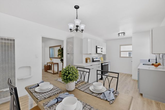 1318 Truman Street SE, Albuquerque, NM 87108