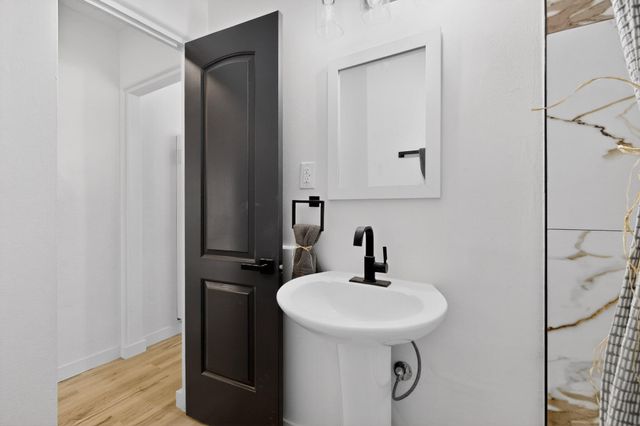 1318 Truman Street SE, Albuquerque, NM 87108