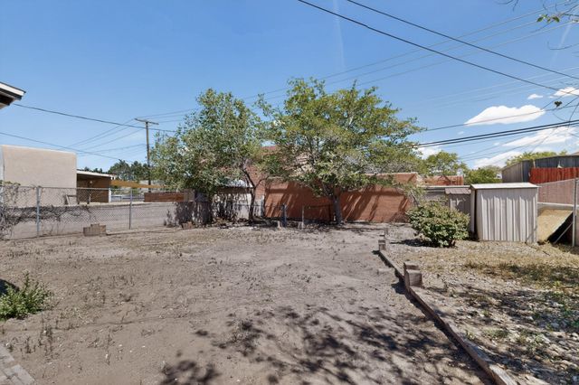 1318 Truman Street SE, Albuquerque, NM 87108