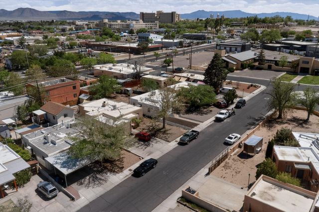 1318 Truman Street SE, Albuquerque, NM 87108