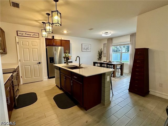 2218 SE 4th ST, Cape Coral, FL 33990