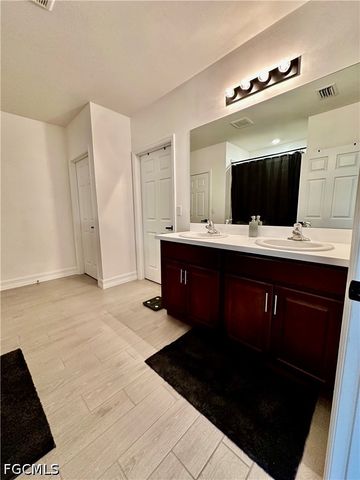 2218 SE 4th ST, Cape Coral, FL 33990