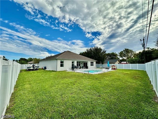 2218 SE 4th ST, Cape Coral, FL 33990