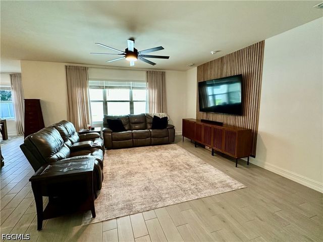 2218 SE 4th ST, Cape Coral, FL 33990