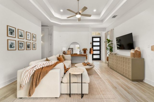 115 Beneteau DR 77, Austin, TX 78738