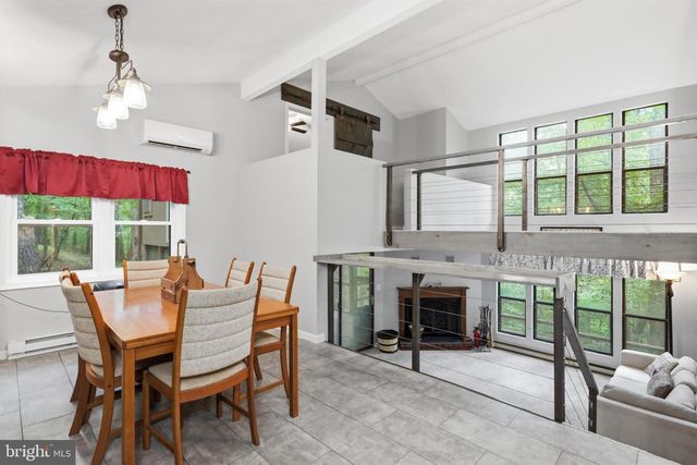 1027 THE WOODS RD, Hedgesville, WV 25427