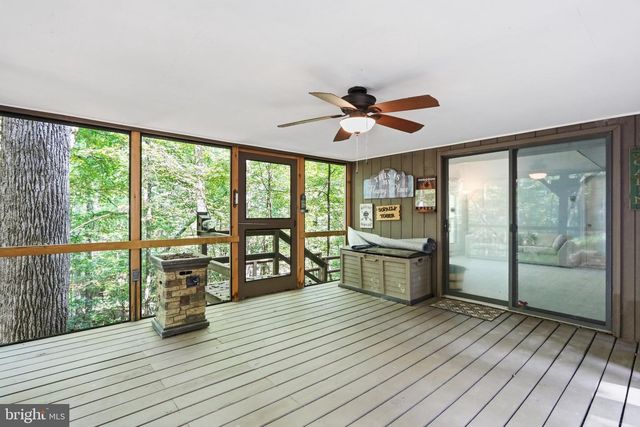 1027 THE WOODS RD, Hedgesville, WV 25427
