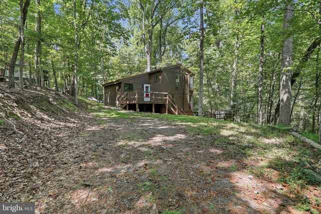 1027 THE WOODS RD, Hedgesville, WV 25427
