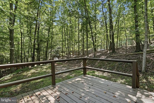 1027 THE WOODS RD, Hedgesville, WV 25427