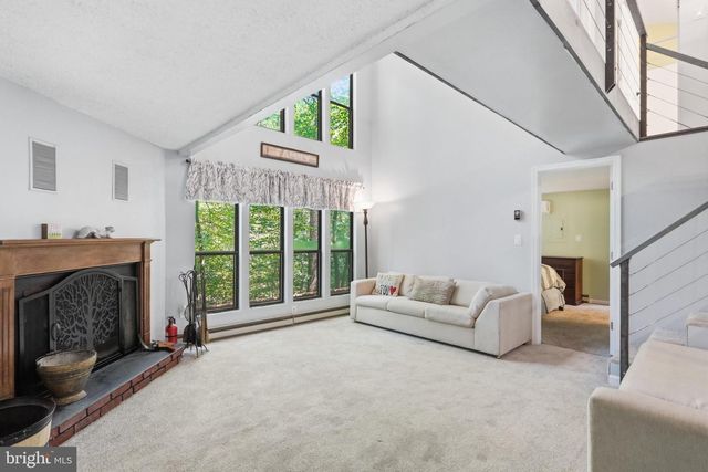 1027 THE WOODS RD, Hedgesville, WV 25427