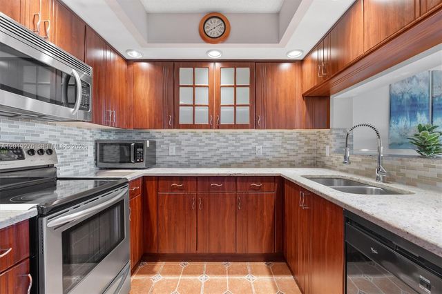 13700 SW 14th Street 411D, Pembroke Pines, FL 33027