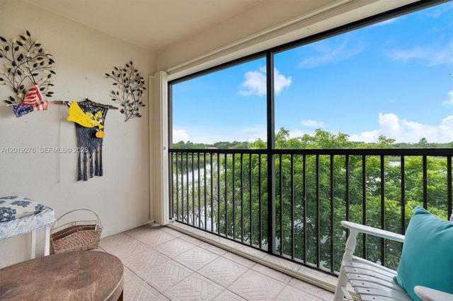 13700 SW 14th Street 411D, Pembroke Pines, FL 33027