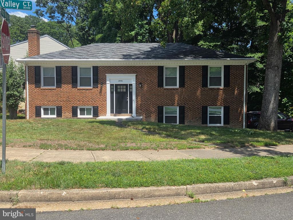 3998 HIDDEN VALLEY CT, Dumfries, VA 22025