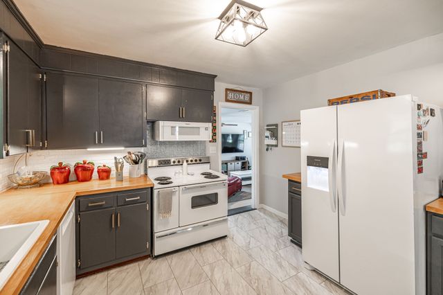 1103 Meadowview Dr, Gallatin, TN 37066