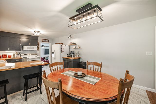 1103 Meadowview Dr, Gallatin, TN 37066