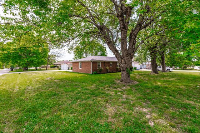 1103 Meadowview Dr, Gallatin, TN 37066
