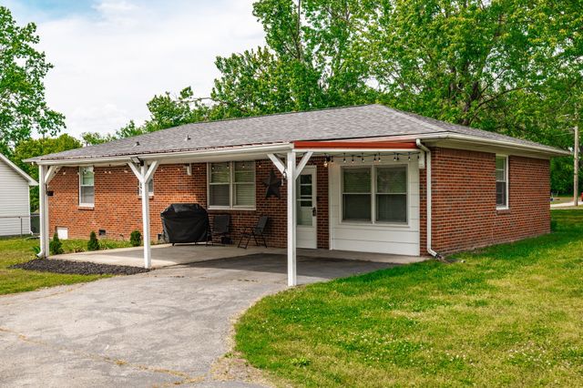 1103 Meadowview Dr, Gallatin, TN 37066