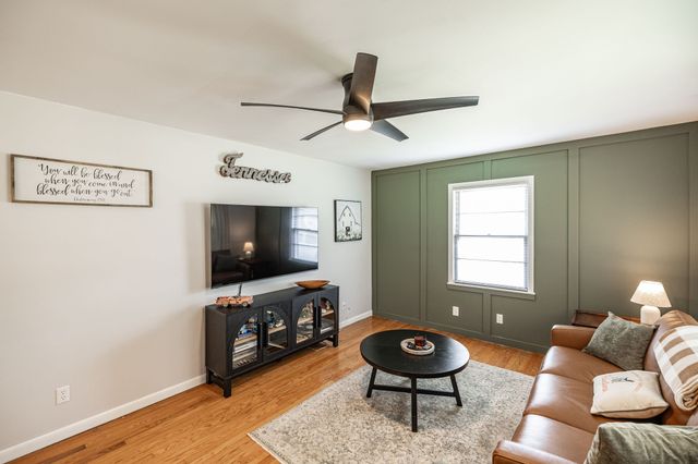 1103 Meadowview Dr, Gallatin, TN 37066