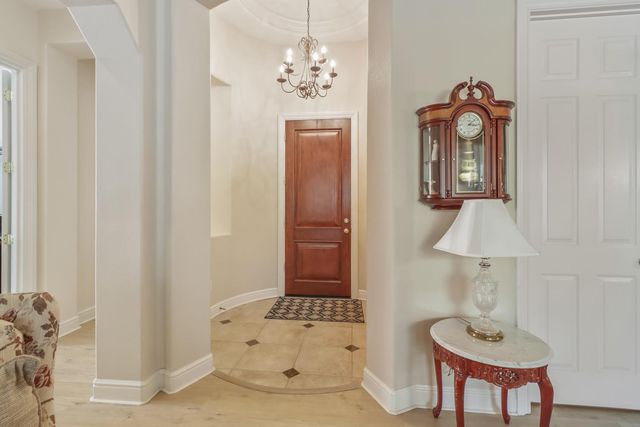 2716 Heritage Park Ln, Sacramento, CA 95835