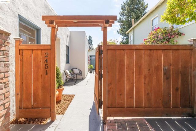 2451 Carmel St, Oakland, CA 94602