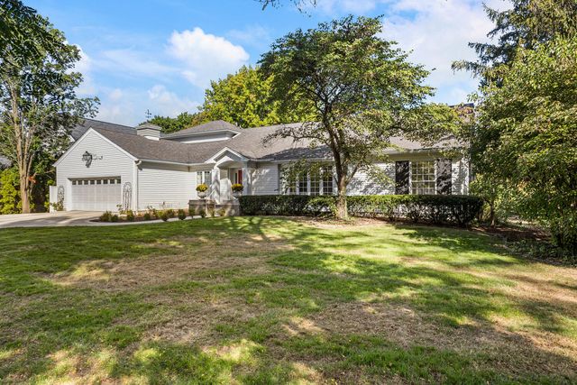 7 Greencroft Drive, Champaign, IL 61821