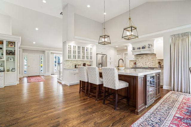 7 Greencroft Drive, Champaign, IL 61821