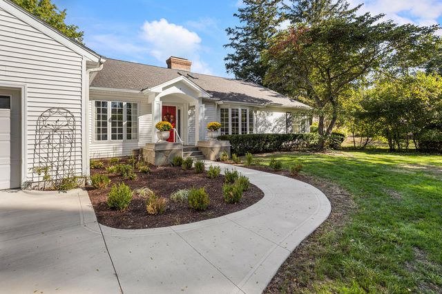 7 Greencroft Drive, Champaign, IL 61821