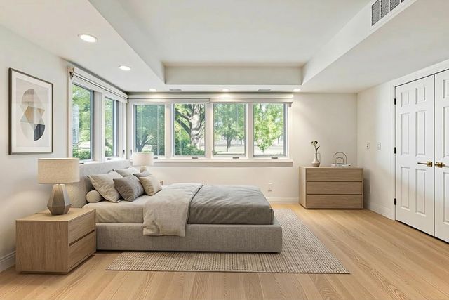 7 Greencroft Drive, Champaign, IL 61821