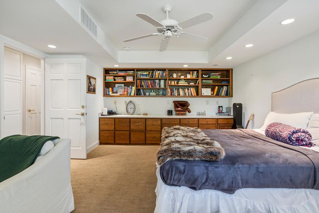 7 Greencroft Drive, Champaign, IL 61821