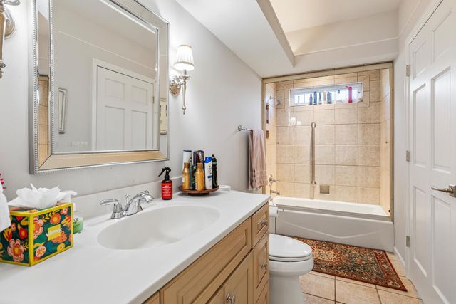 7 Greencroft Drive, Champaign, IL 61821