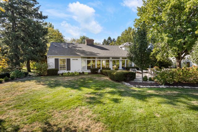 7 Greencroft Drive, Champaign, IL 61821